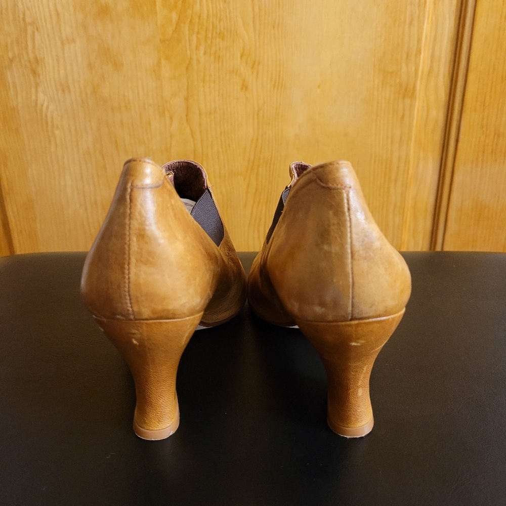 Shoes - Picture 6 of 10